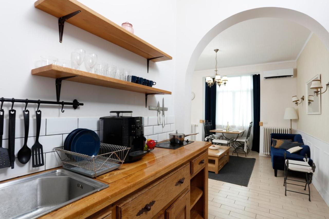 Classy 2 Bedroom Apartment In City Center Bucareste Exterior foto