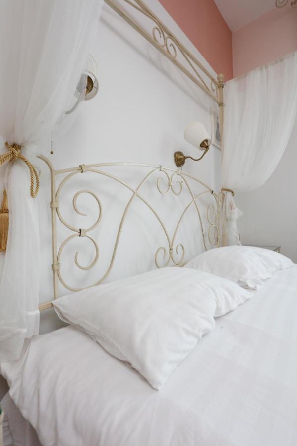 Classy 2 Bedroom Apartment In City Center Bucareste Exterior foto