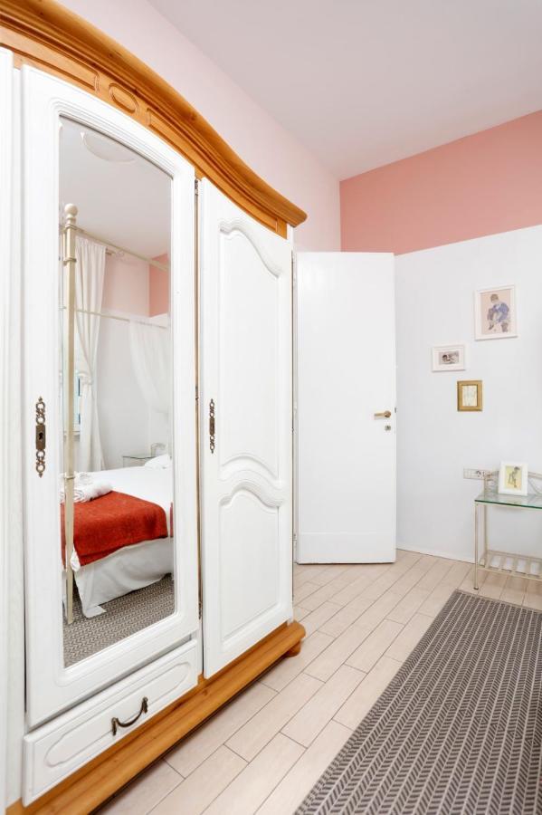 Classy 2 Bedroom Apartment In City Center Bucareste Exterior foto